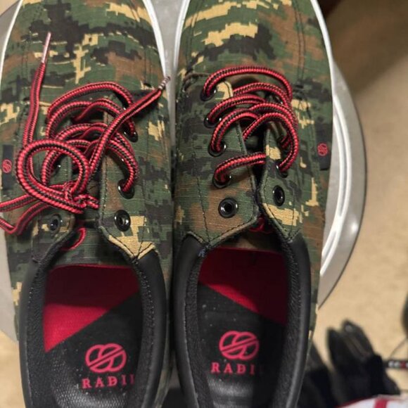 Shoes/ sneakers - Picture 3 of 5